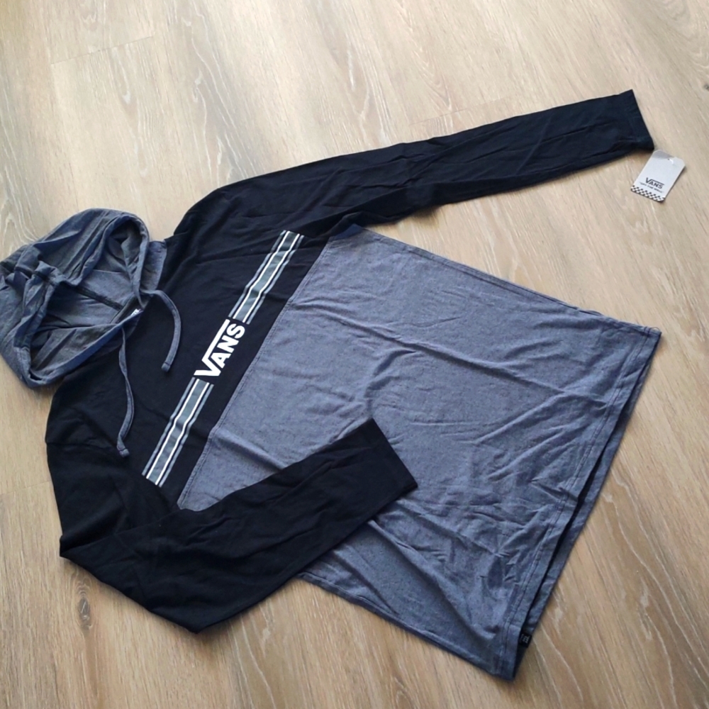 NWT Vans Long-Sleeve Hooded tee-shirt Size Youth Large